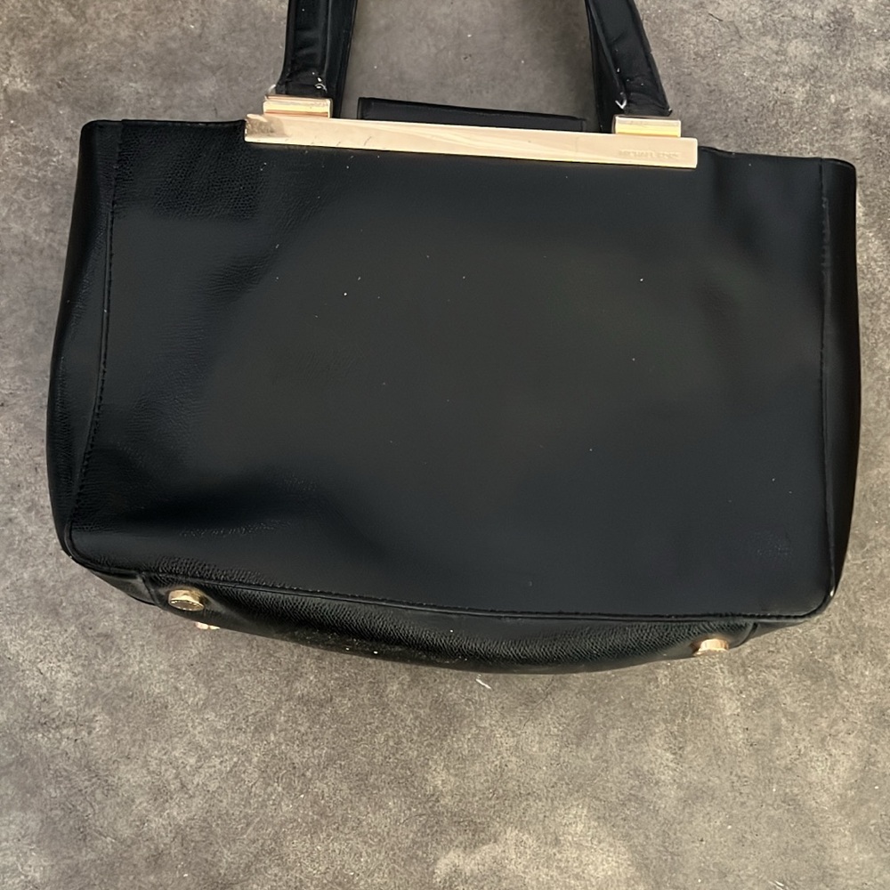 Michael Kors Elegant Black Handbag